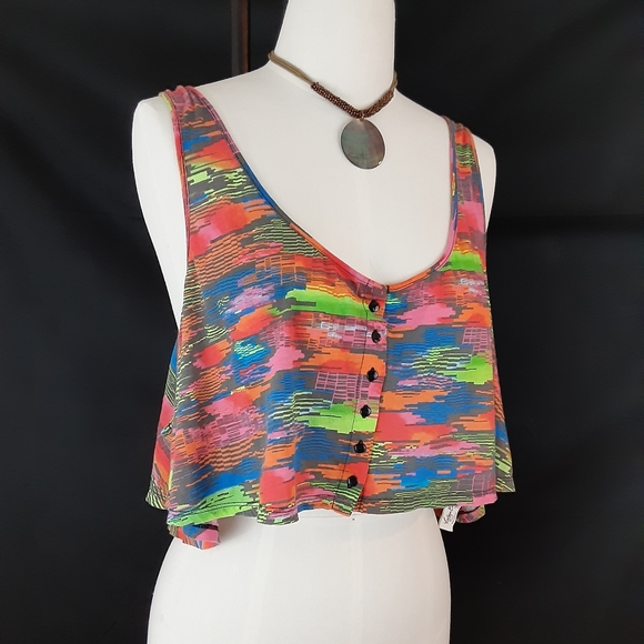 vintage Tees Tops - 🎈Vintage Beach Multi Color Crop Top Size M